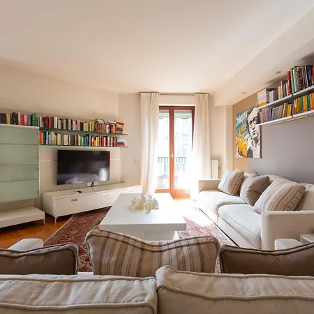 Piola Elegant And Stylish Flat For 4 Appartamento Milano